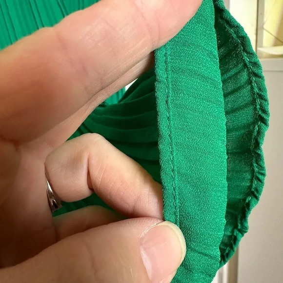 Adrianna Papell emerald green sleeveless top;  medium. - Picture 4 of 6